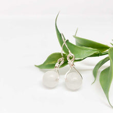 Load image into Gallery viewer, Evening Star Earrings