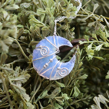 Load image into Gallery viewer, Mystic Moon Necklace