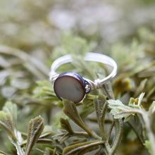 Load image into Gallery viewer, Crystal Cove *small stone* Ring