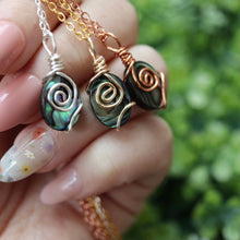Load image into Gallery viewer, Crystal Cove Necklace