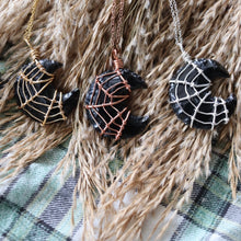 Load image into Gallery viewer, Black Widow Necklace
