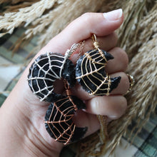 Load image into Gallery viewer, Black Widow Necklace