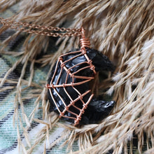 Load image into Gallery viewer, Black Widow Necklace