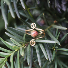 Load image into Gallery viewer, Tis The Season Spiral Ring