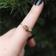 Load image into Gallery viewer, Tis The Season Crystal Cluster Ring