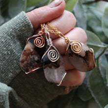 Load image into Gallery viewer, Forever Blooming Necklace