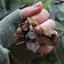 Load image into Gallery viewer, Forever Blooming Necklace