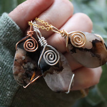 Load image into Gallery viewer, Forever Blooming Necklace
