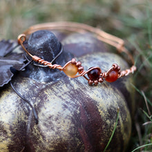 Load image into Gallery viewer, Autumn Leaves Beaded Bracelet